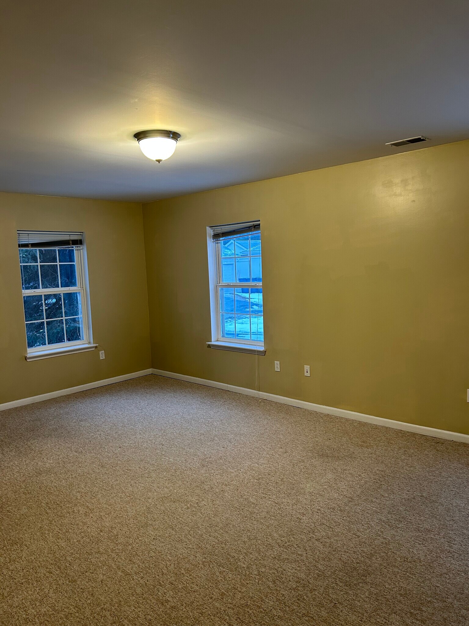 Building Photo - 2269 S Main St