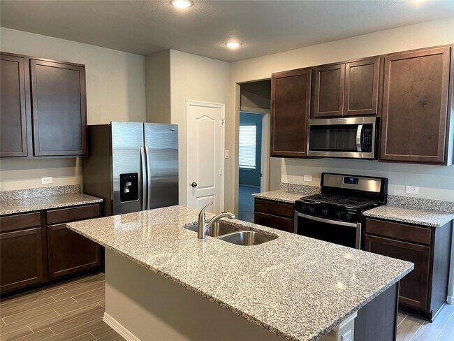 Building Photo - 25436 Northpark Lake Dr