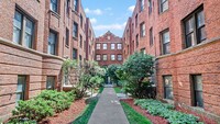 Building Photo - Amazing Kenwood 1bed/1bath Apartment