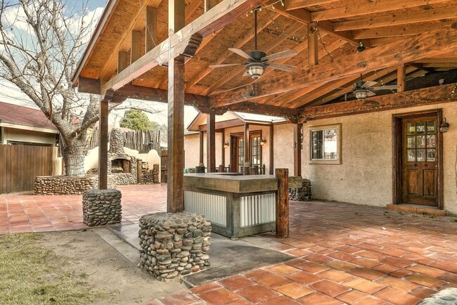 Building Photo - Upper Valley 3 Bedroom 2 Bath