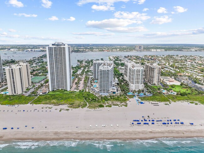 Building Photo - 3100 N Ocean Dr