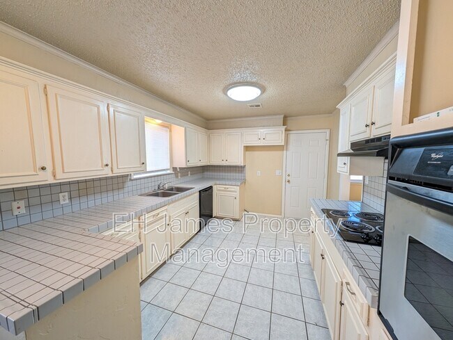 Building Photo - 3209 S 88th E Ave