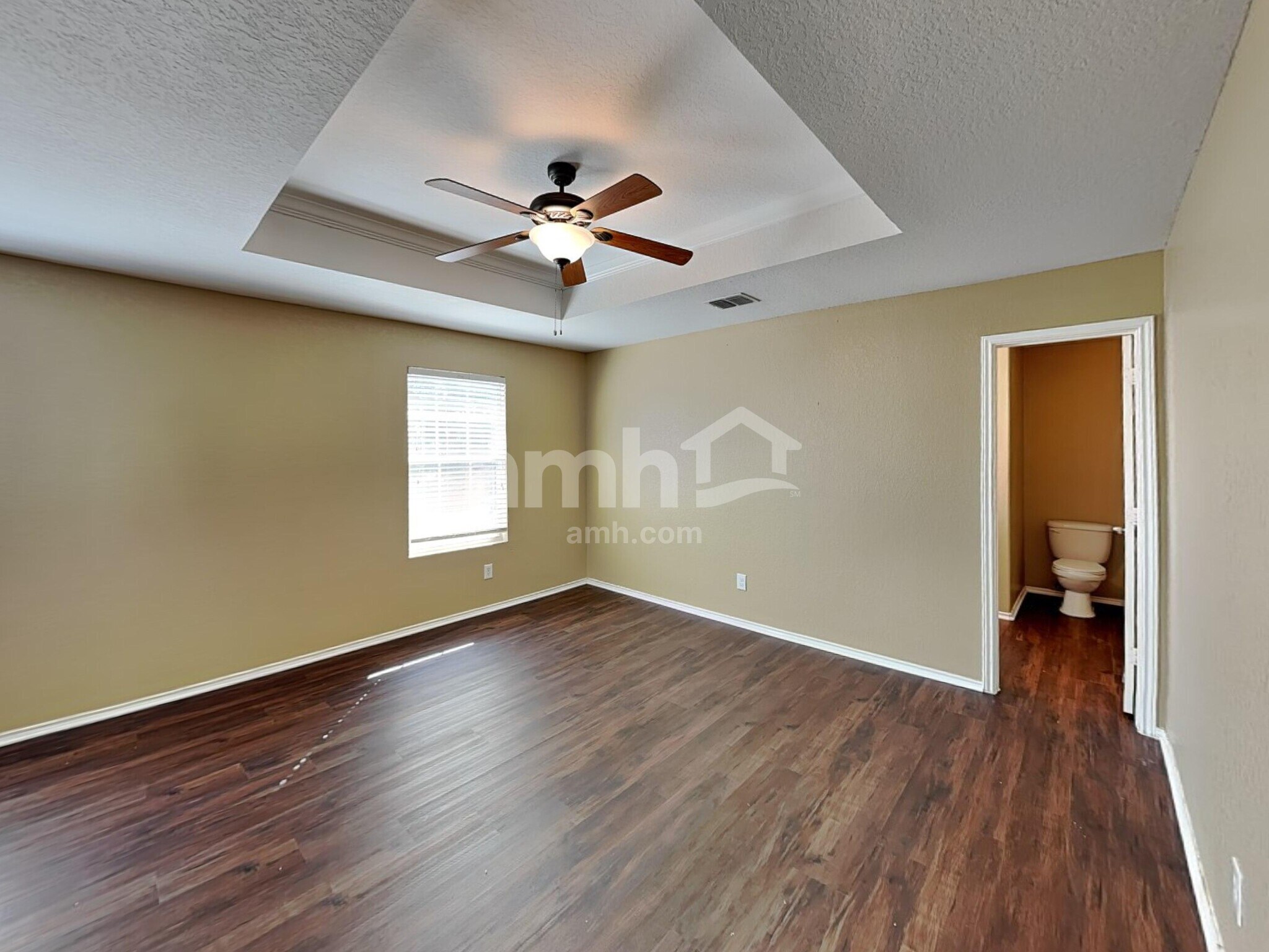 Building Photo - 9247 Pacific Maple