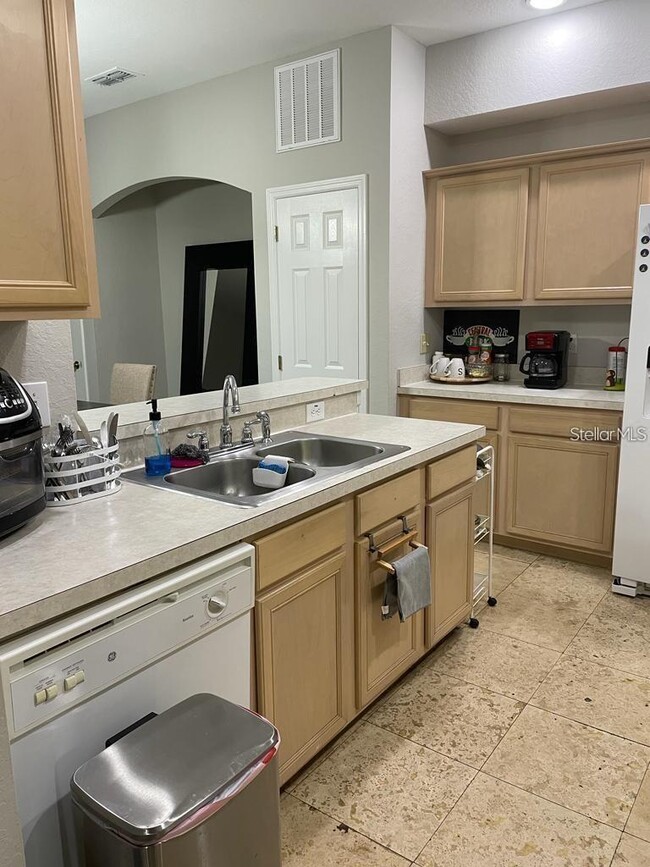 Building Photo - 3025 Ashland Ln S