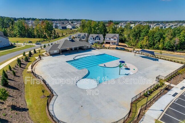 Building Photo - 7545 Hartsfield Dr