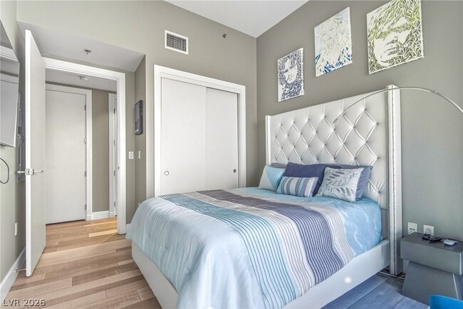 Building Photo - 4471 Dean Martin Dr