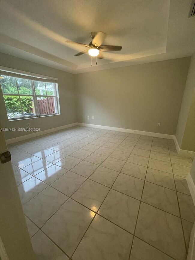 Building Photo - 4760 SW 166th Ct