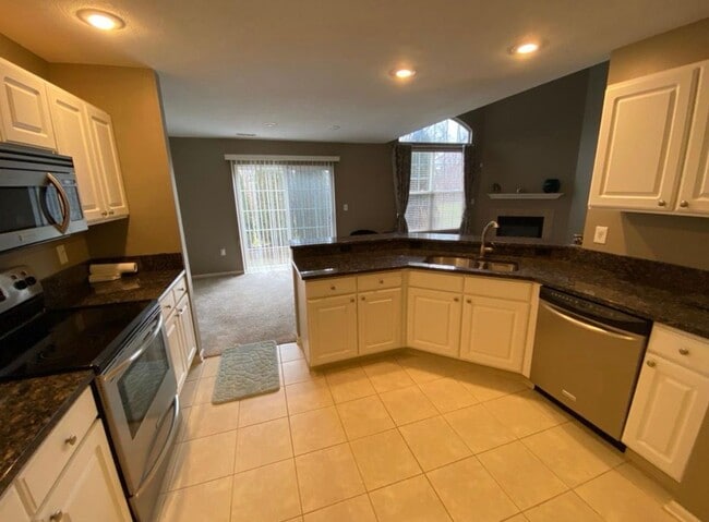 Building Photo - 4945 Ivyvine Blvd