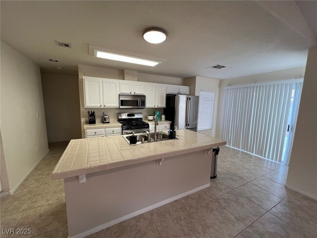 Building Photo - 8109 Greenbush Dr