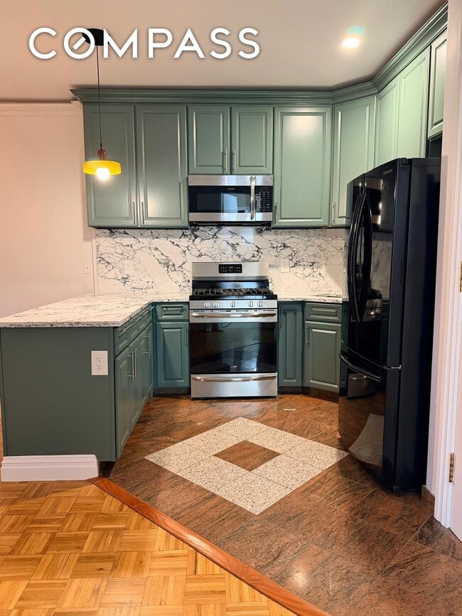 Building Photo - 99 Kingsland Ave