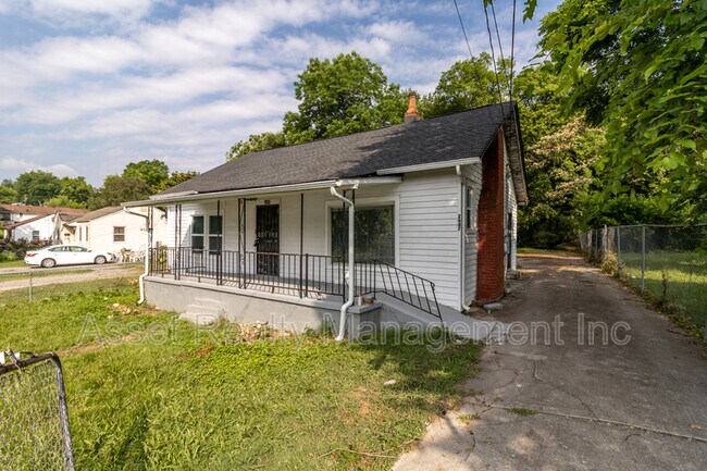 Primary Photo - 2647 Selma Ave