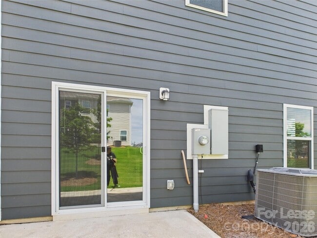 Building Photo - 2794 Yeager Dr NW