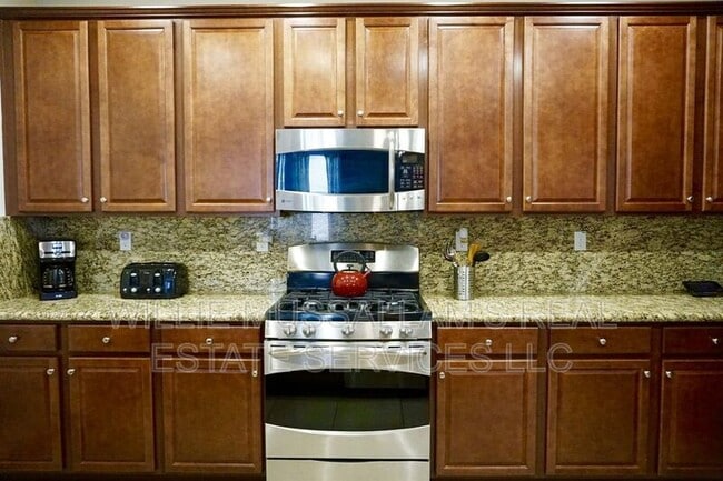 Building Photo - 239 W Santa Cruz Way