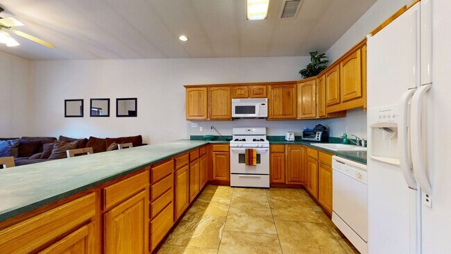 Building Photo - 218 Cynthia Loop NW