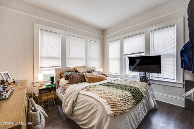 Building Photo - 2805 Park St