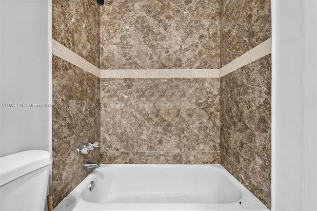 Building Photo - 8790 Holly Ct