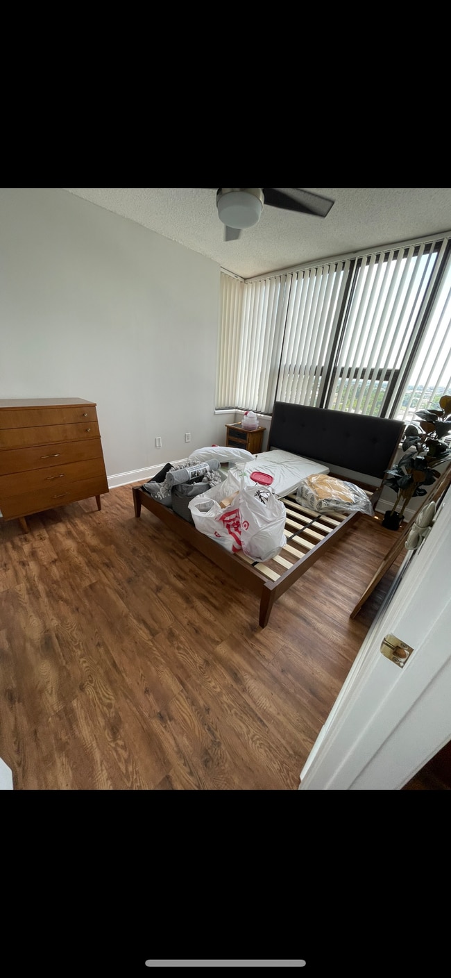 wide angle view - 1100 Wheat St