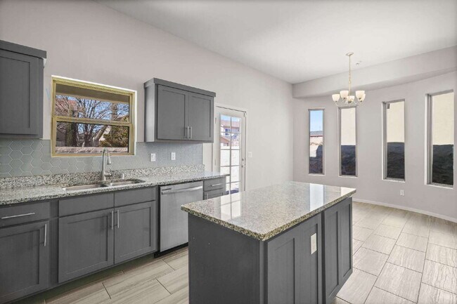 Building Photo - 629 Cedarwood Ave