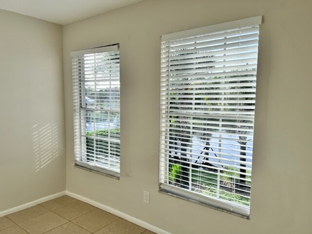 Building Photo - 153 Santa Clara Dr