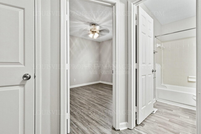 Building Photo - 3418 Clingstone Way