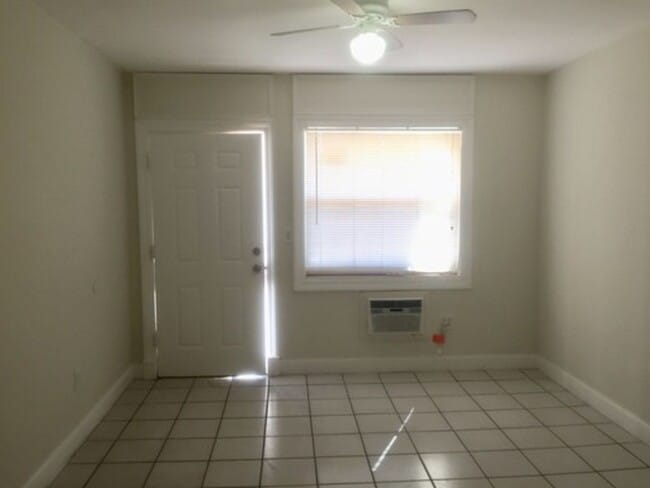 Building Photo - Wildwood River Villas Condo- 29
