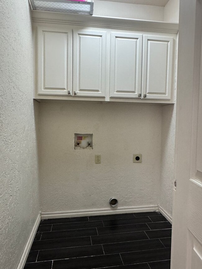 Building Photo - 4413 NW Wolfcreek Blvd