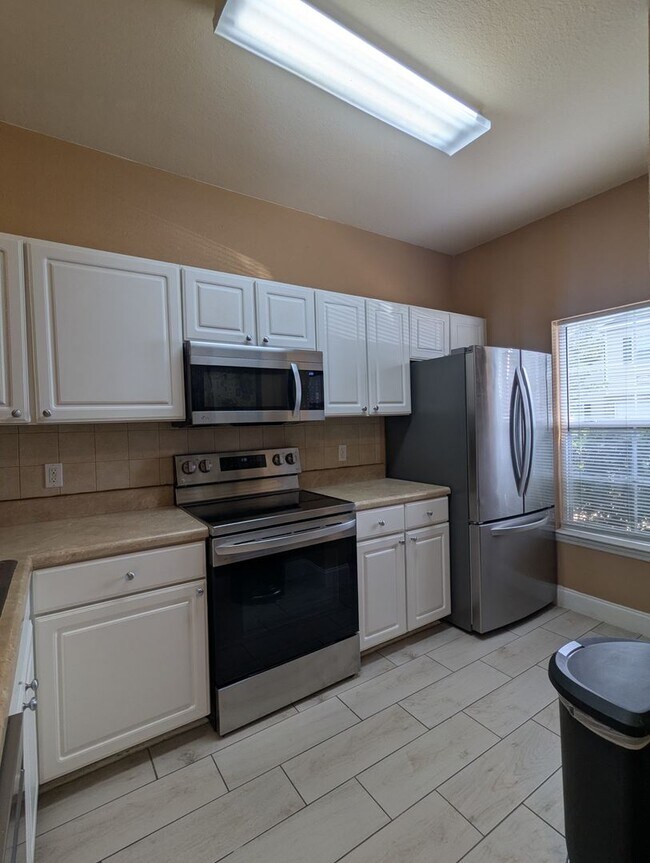 Building Photo - 2 Bedroom / 2.5 Bathroom Townhome – Magnolia Place