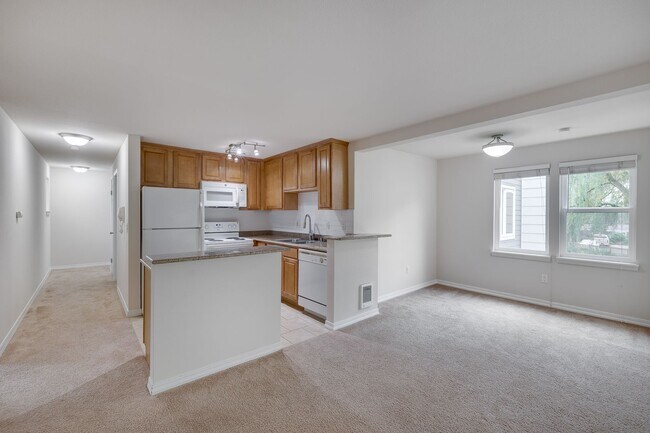 Building Photo - 2 bed, 2 Bath in Bothell! Utilities Included!