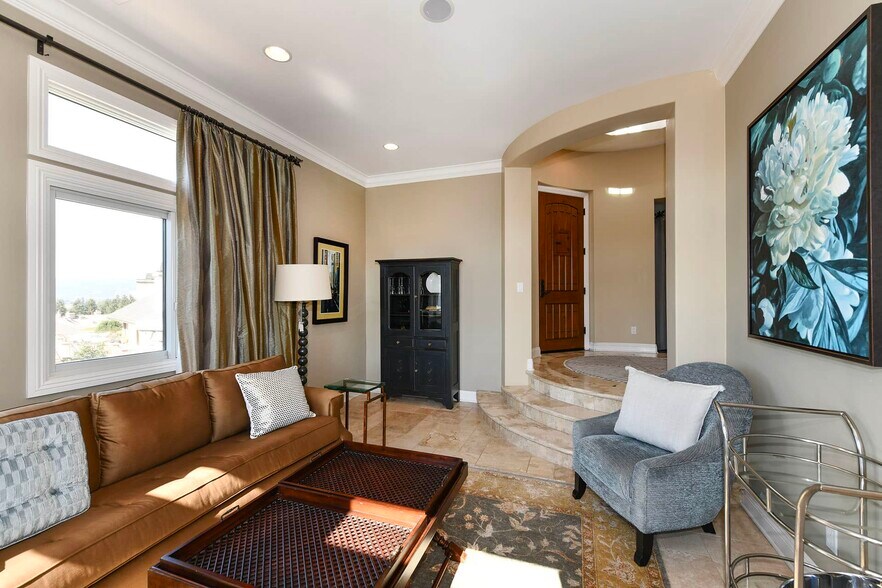 Building Photo - 21 Pinnacle Peak St