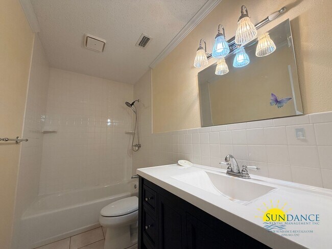 Building Photo - Stunning 3 Bedroom Home in Valparaiso with In-ground pool!