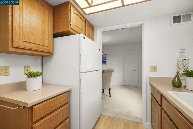 Building Photo - 975 Terra California Dr