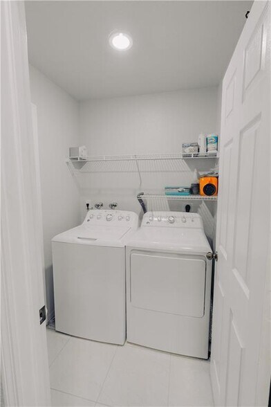 Building Photo - 7682 NW 19th St