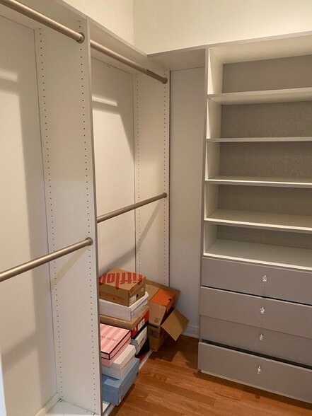 Building Photo - 10650 Holman Ave