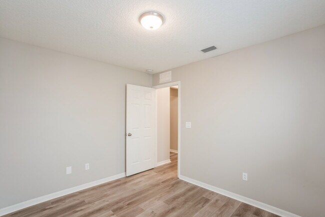 Building Photo - 11410 Blue Lilac Ave