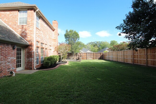 Building Photo - 1202 River Bend Dr