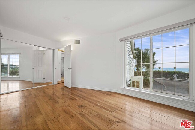 Building Photo - 29637 Pacific Coast Hwy