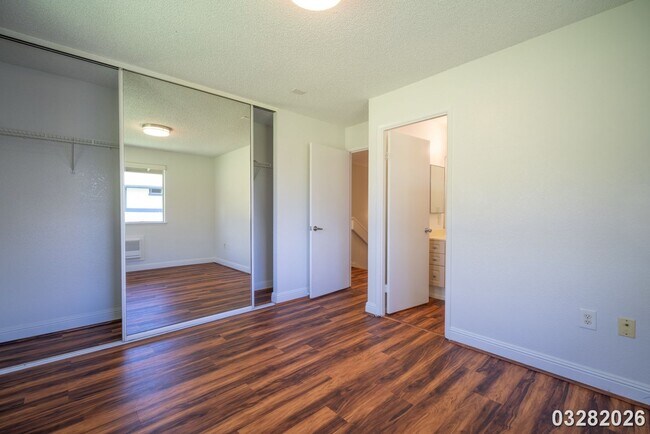Building Photo - $3,200 / 3br - 974ft2 - Bright and Spacious 3BR/2BA/2PKG Townhome unit in Ku'ulako in Mililani (M...