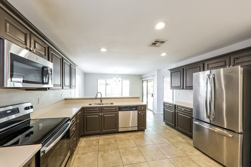 Building Photo - 15052 W Bottle Tree Ave