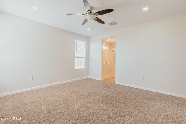 Building Photo - 2055 E Northwood Dr