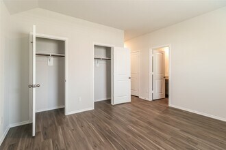 Building Photo - 2418 Flathead Dr