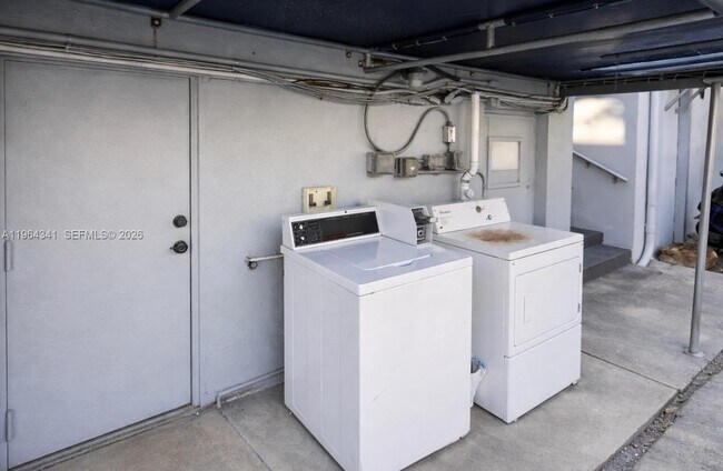 Building Photo - 5305 Biscayne Blvd