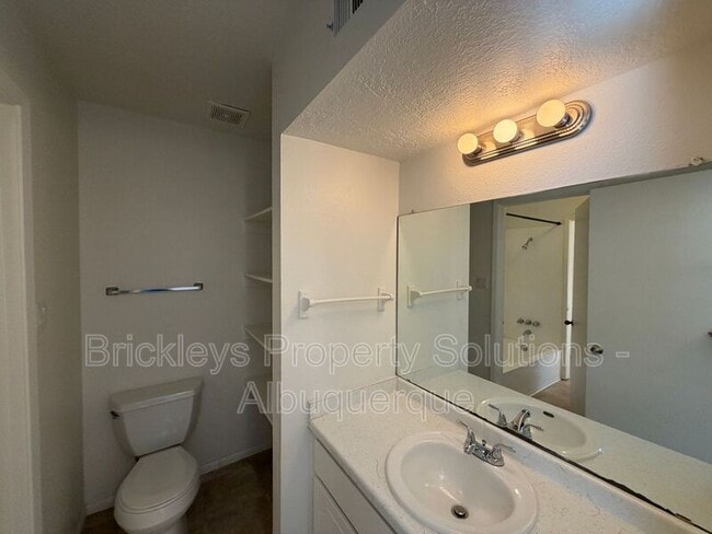 Building Photo - 8444 Spain Rd NE