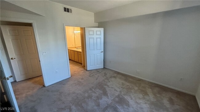 Building Photo - 6955 N Durango Dr