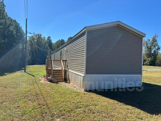 Building Photo - 305 Milo Dr