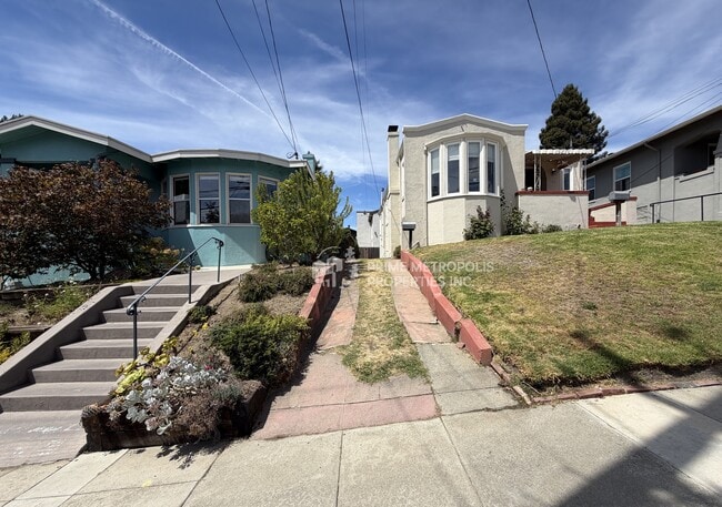 Building Photo - 447 Haddon Rd