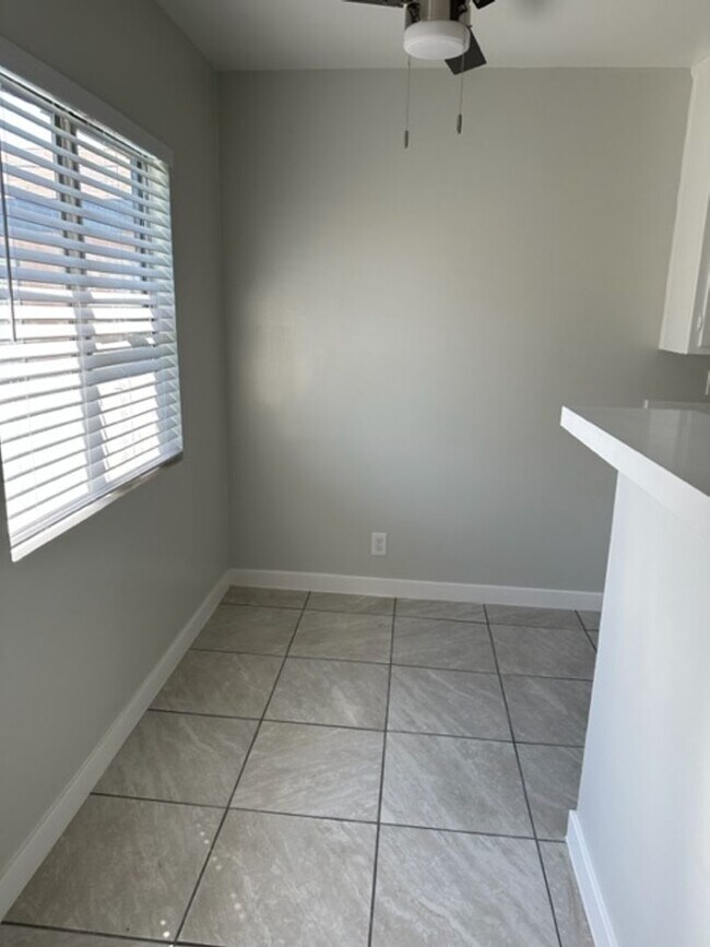 Building Photo - CHARMING 1 BEDROOM 1 BATH IN LONG BEACH