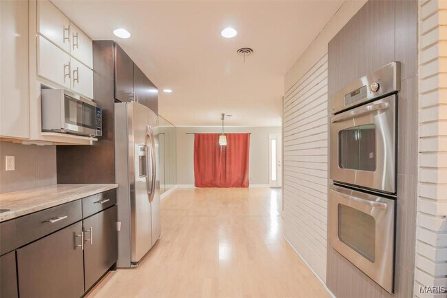Building Photo - 507 Glenmeadow Dr