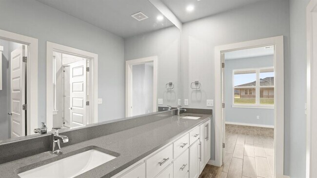 Building Photo - 214 Olde Ml Ct