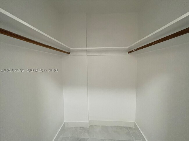 Building Photo - 1351 NE Miami Gardens Dr