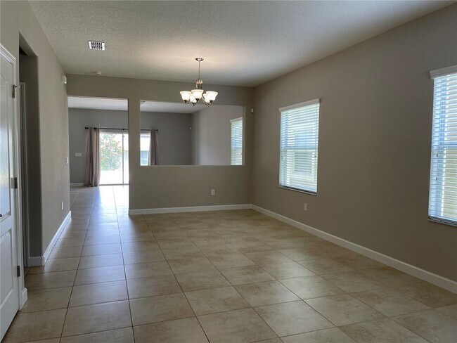 Building Photo - 15168 Evergreen Oak Loop